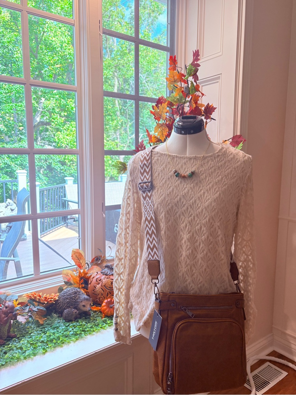 Cute Bundle! NWOT soft Top by Susan Graver, NWT caramel Purse w/fall necklace! S
